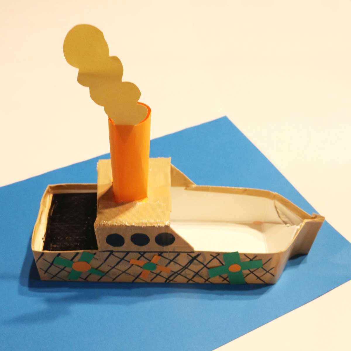慶応幼稚舎向け小学校受験対策カリキュラム50分の参考作品「牛乳パックで速く進む船を作ろう」