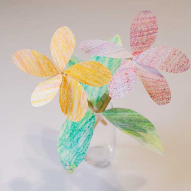 桐朋小・桐朋学園向け小学校受験対策カリキュラム50分の参考作品「ストローで色々なお花を作ろう」