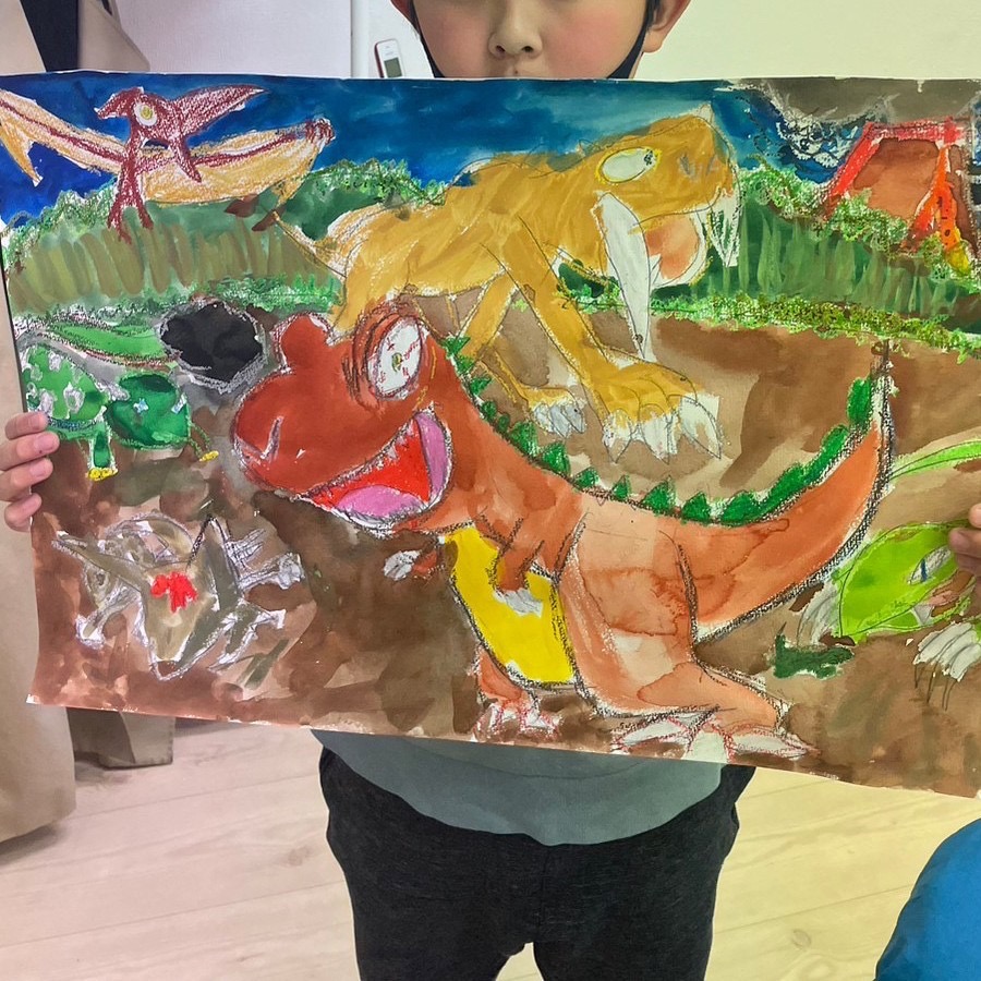絵画レッスン「恐竜の姿を自由に想像して描いてみよう」画像1